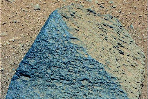На Марсе с помощью Curoisity обнаружены новые минералы и вода